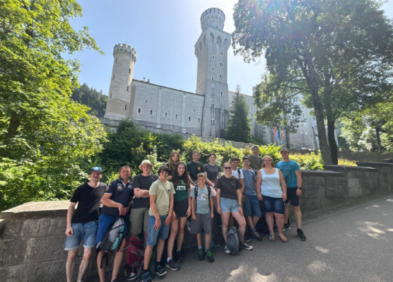 Jahresbericht25-Jugend-Schloss.png