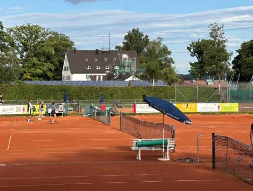 Tennisplatz.jpg