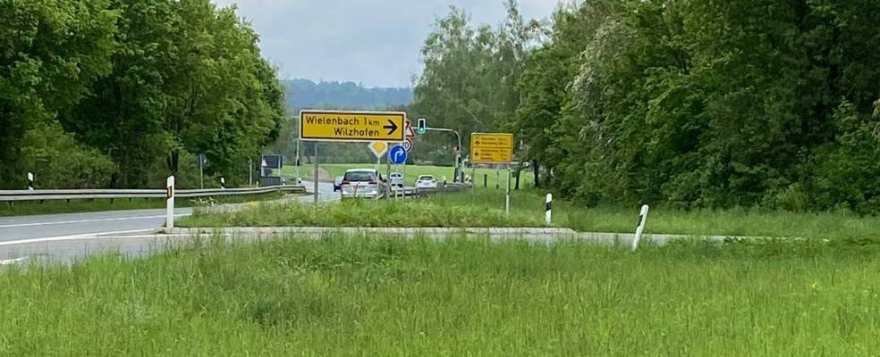 B2-Ausbau-Wielenbach-Ampel3.jpg
