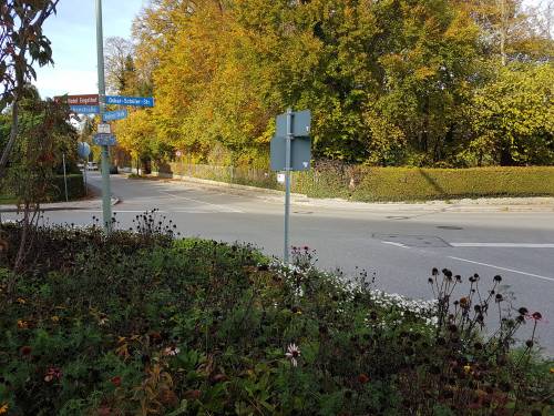 Roeckl.jpg